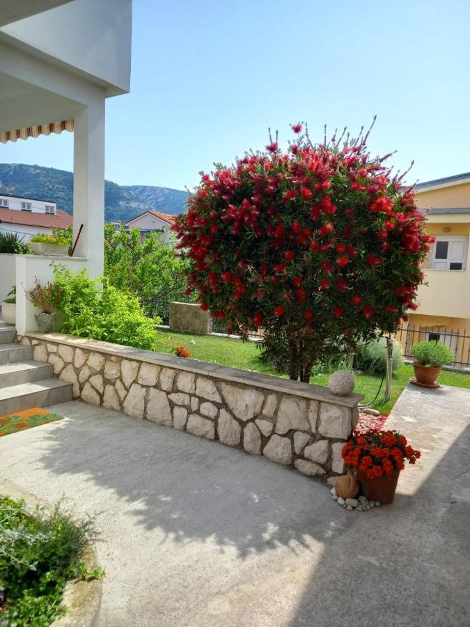 Apartman Katica Banjol Exterior foto